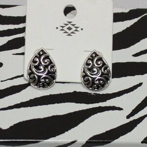 NWT Silver Tone Tear Shape Earrings